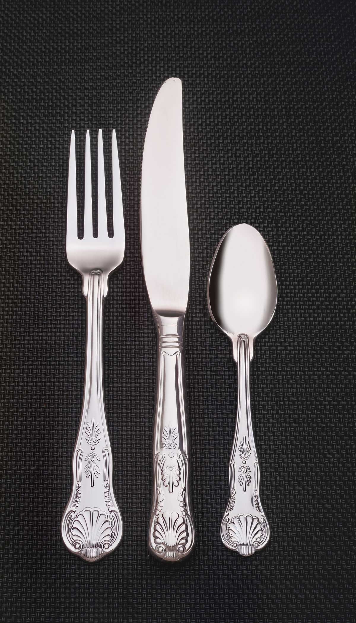 World Tableware 18/0 Collection Kings Stainless Steel European Dinner Fork -- 36 per case.