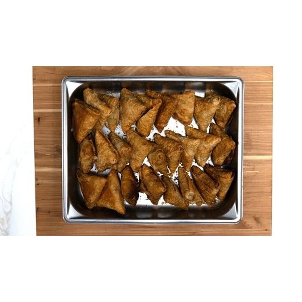 Sukhis Medium Potato and Pea Samosas, 12 Pound